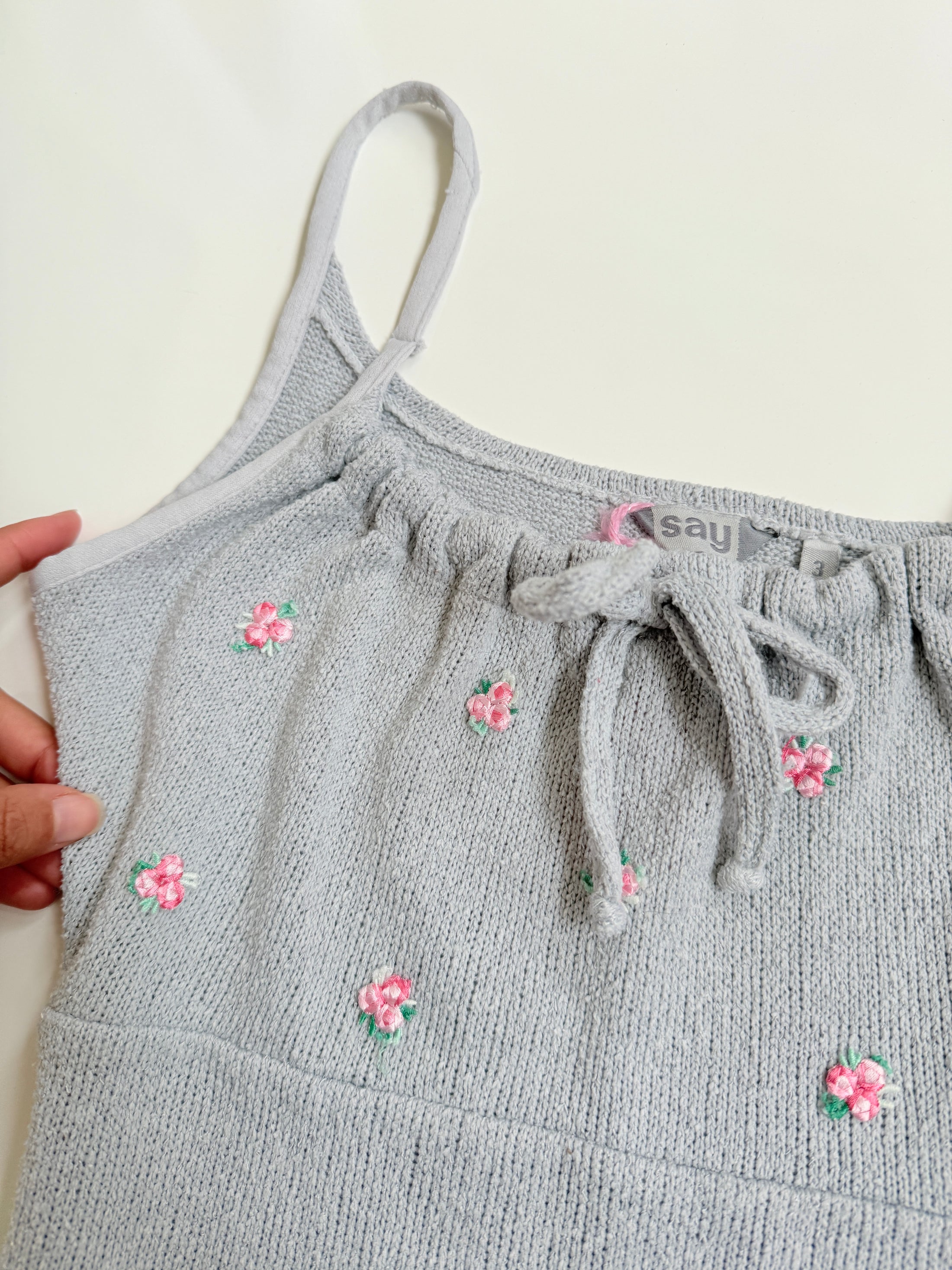 00's SAY knit cami w flower embroidery • Size M