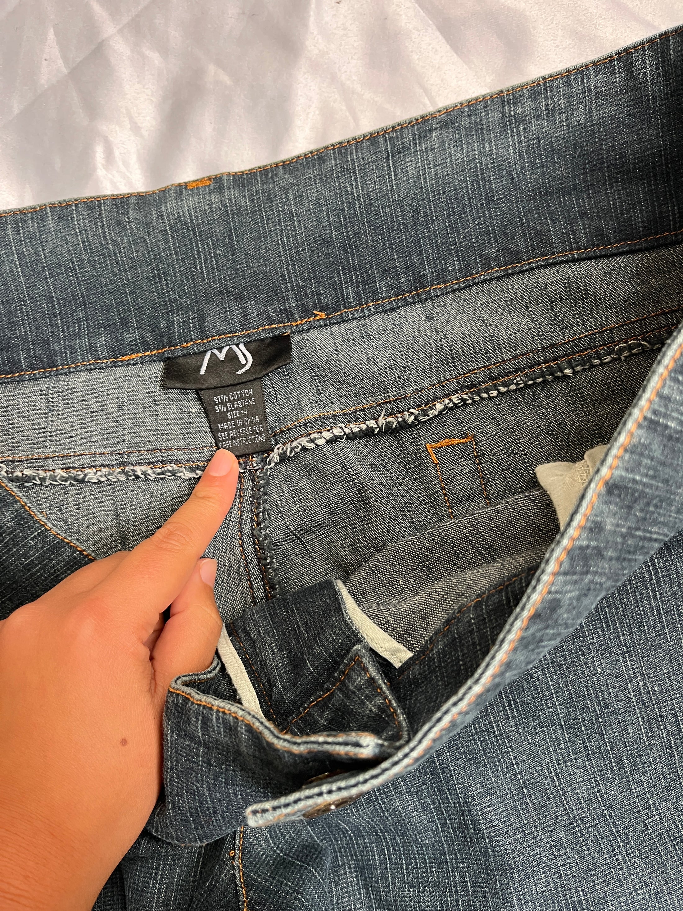 00's Low-rise flared jeans