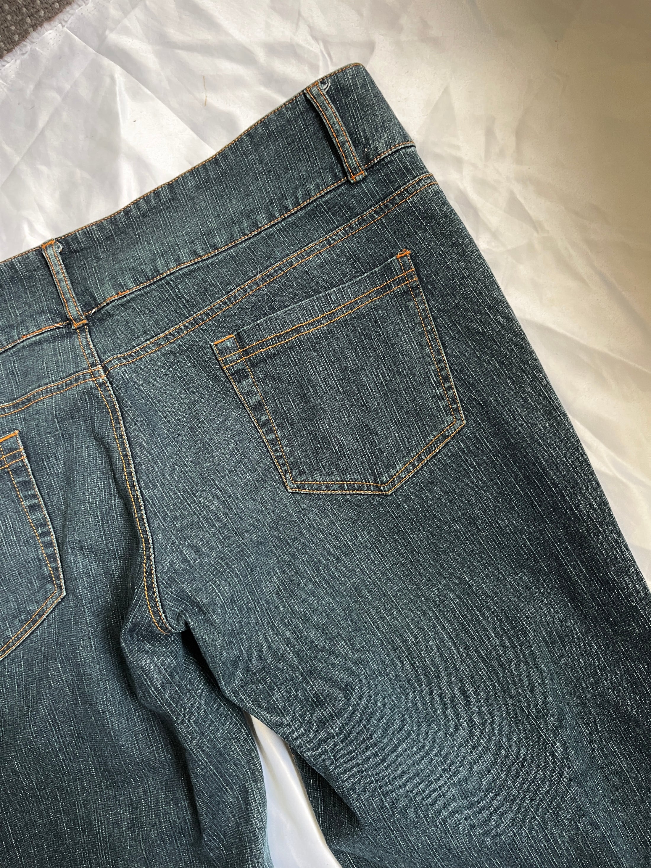 00's Low-rise flared jeans