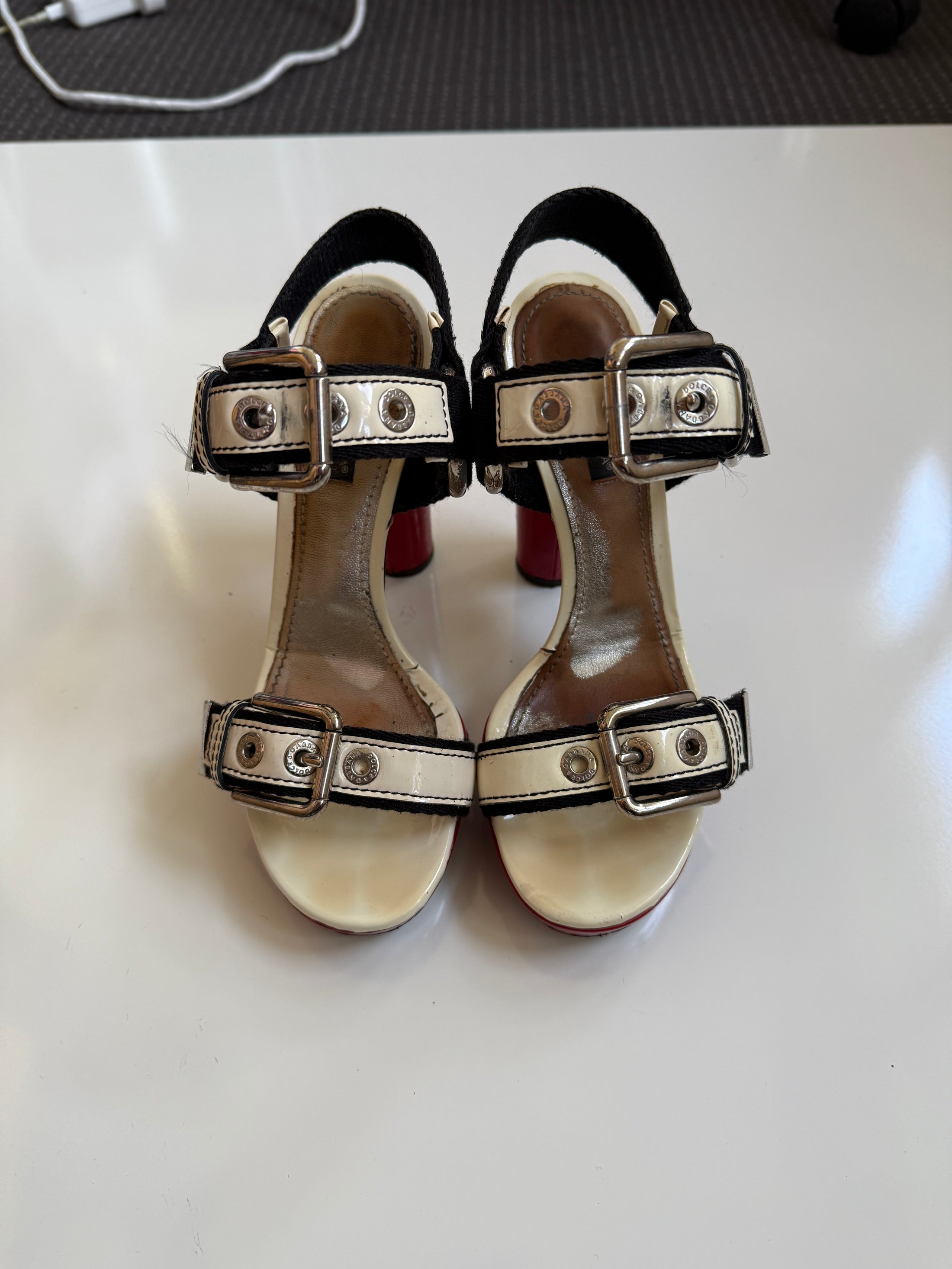 00's Dolce & Gabbana buckle strappy heels • Size 7