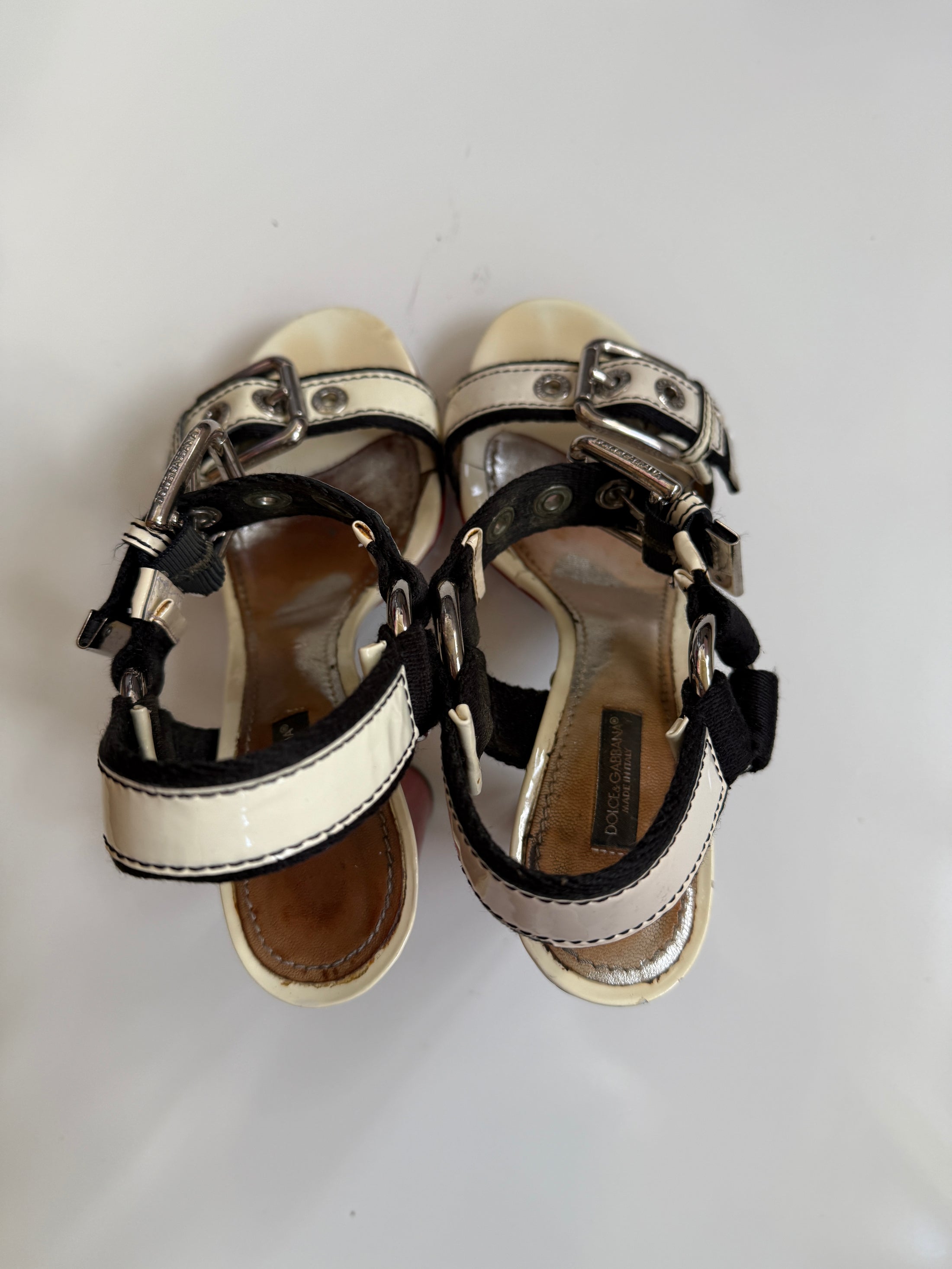 00's Dolce & Gabbana buckle strappy heels • Size 7