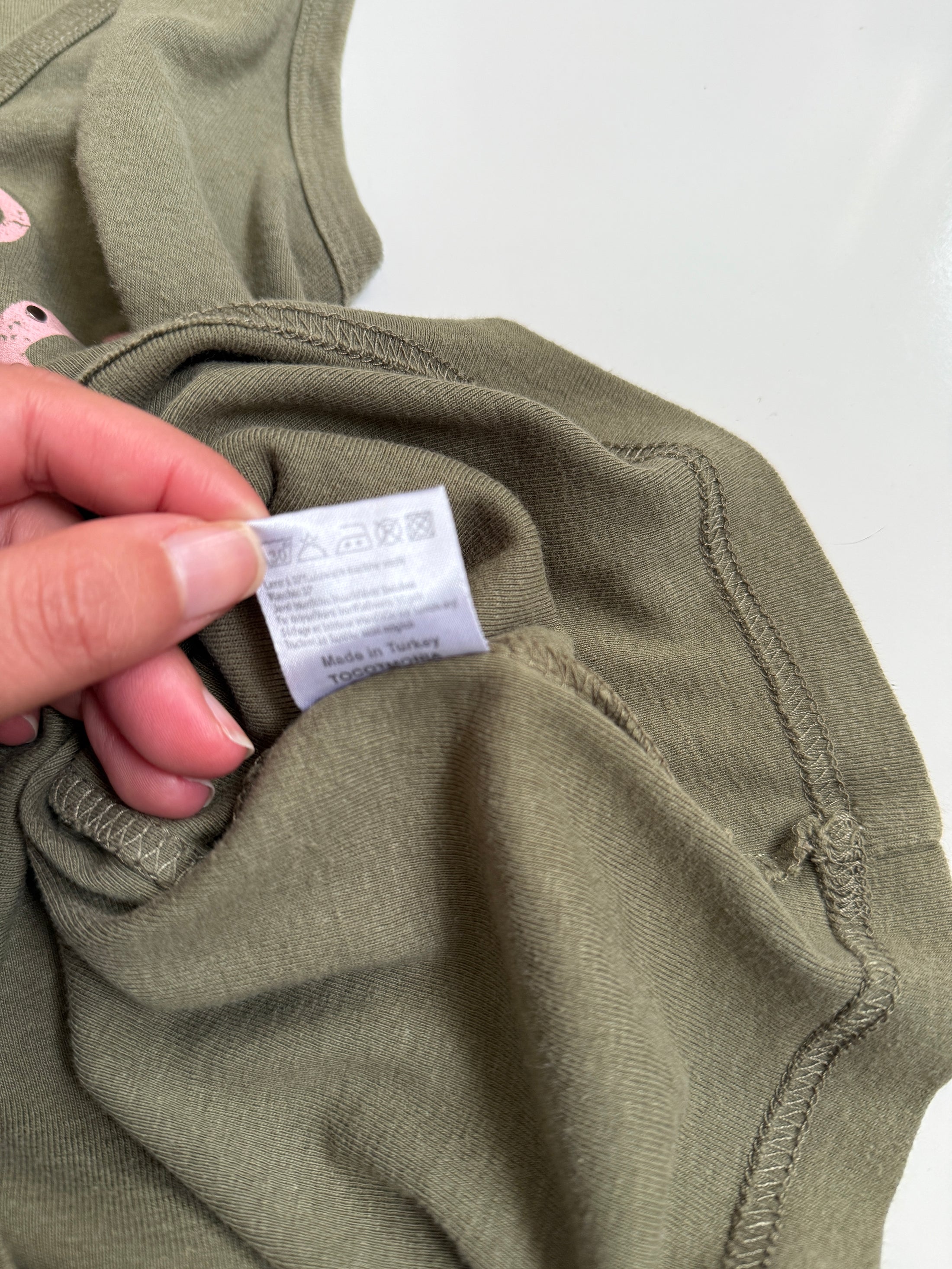 00's Tally Weijl khaki tank w baby pink studded print • Size S