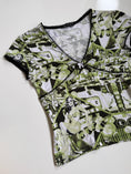 Load image into Gallery viewer, 00's Party 21 retro graphic print top • Size S

