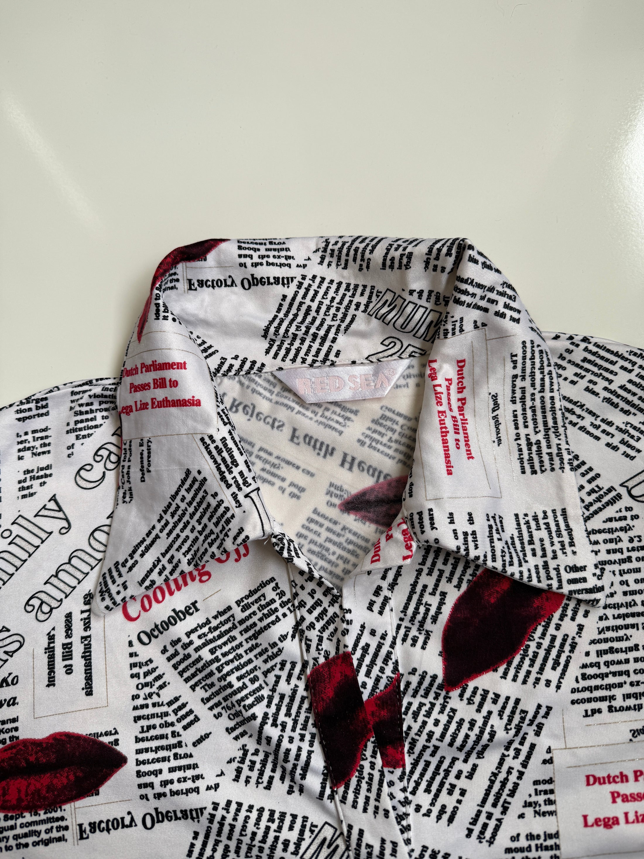 00's Lips newspaper print top • Size L