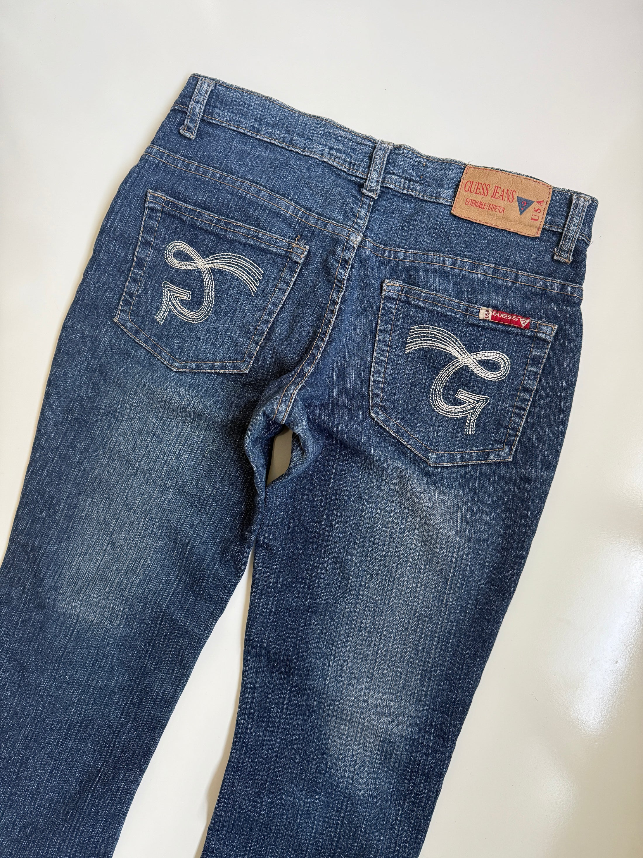 00's Guess denim capris • Size 6