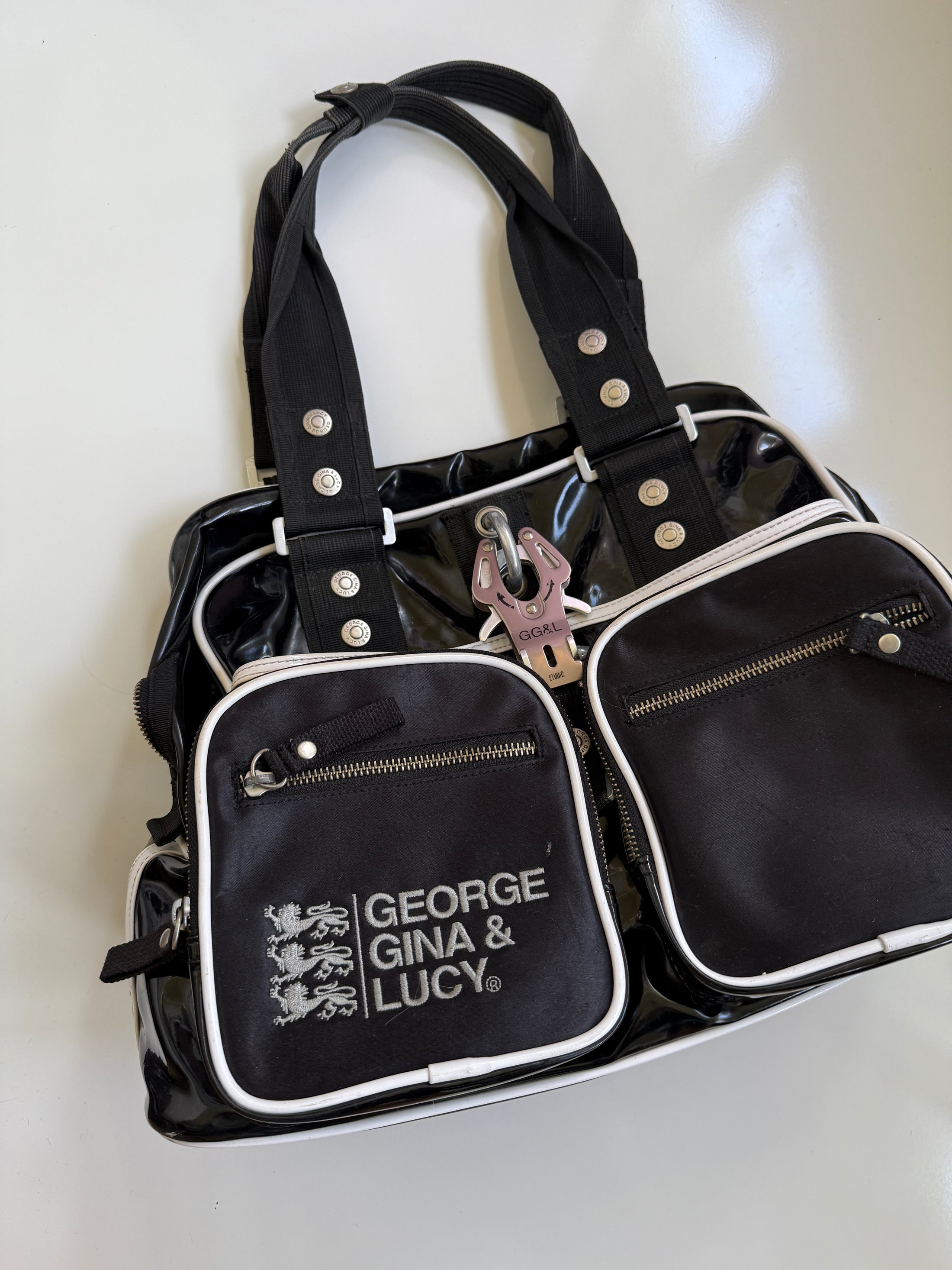 2007 George Gina & Lucy patent pocket tote